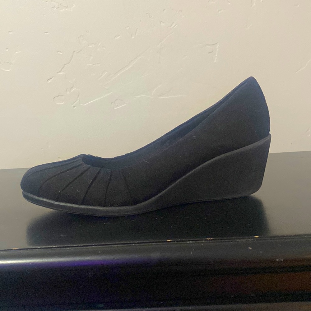 Dexflex Comfort Black Wedges.